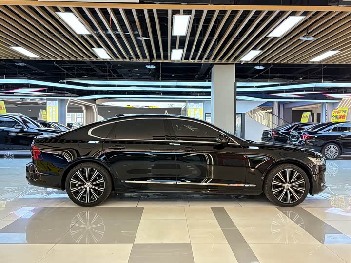 Фото 6 - Volvo S90