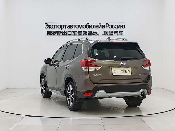 Фото 4 - Subaru Forester