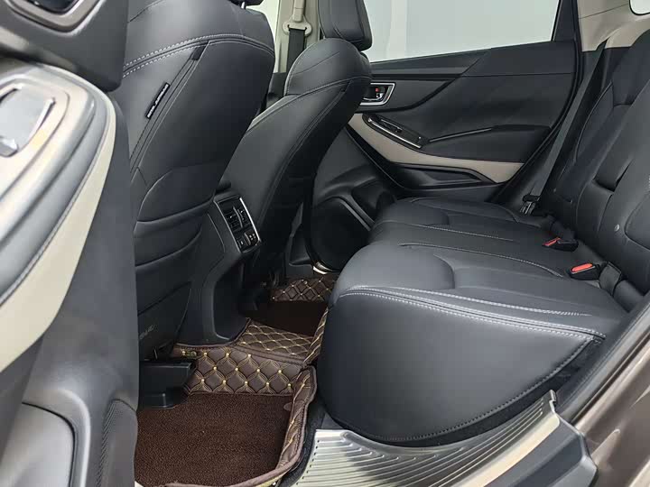 Фото 8 - Subaru Forester