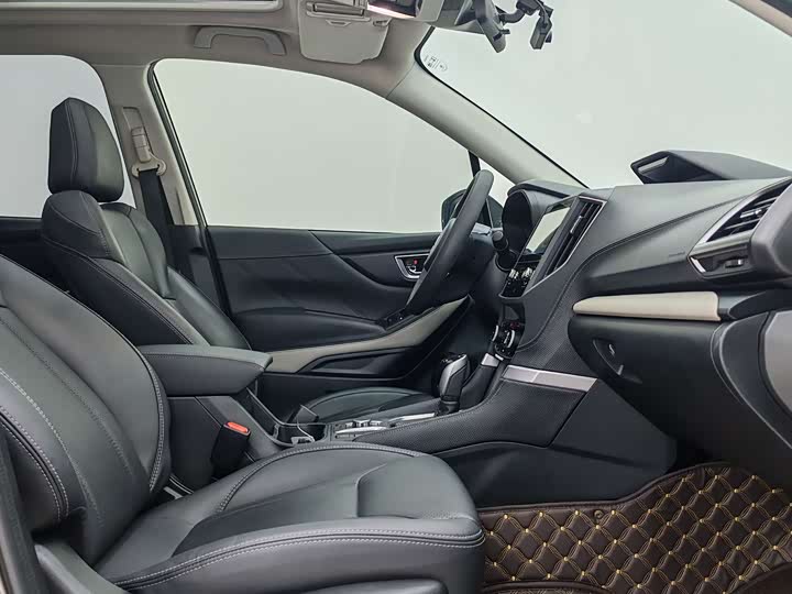 Фото 9 - Subaru Forester