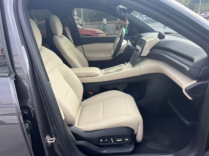 Фото 6 - Nio ES6