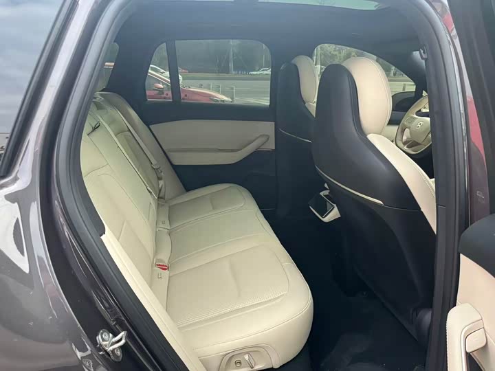 Фото 7 - Nio ES6