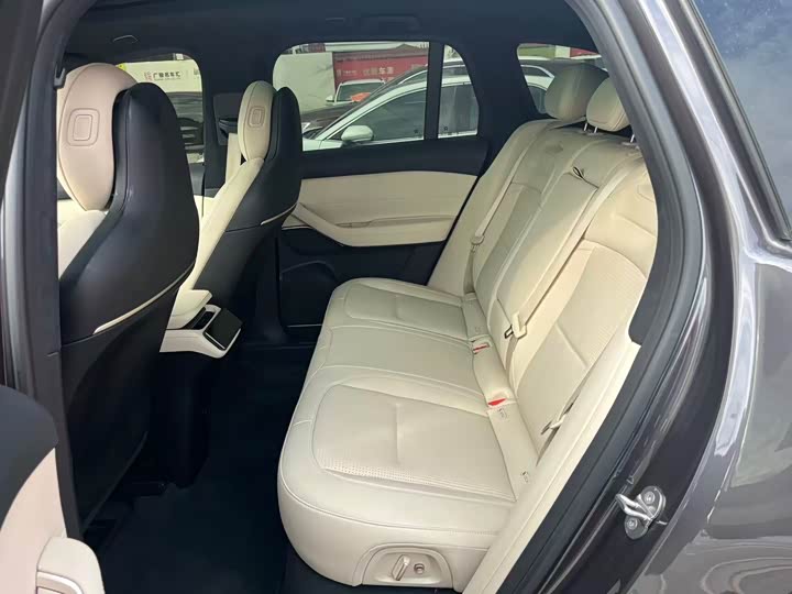 Фото 8 - Nio ES6