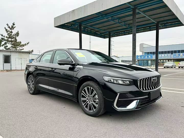 Фото 3 - Geely Preface