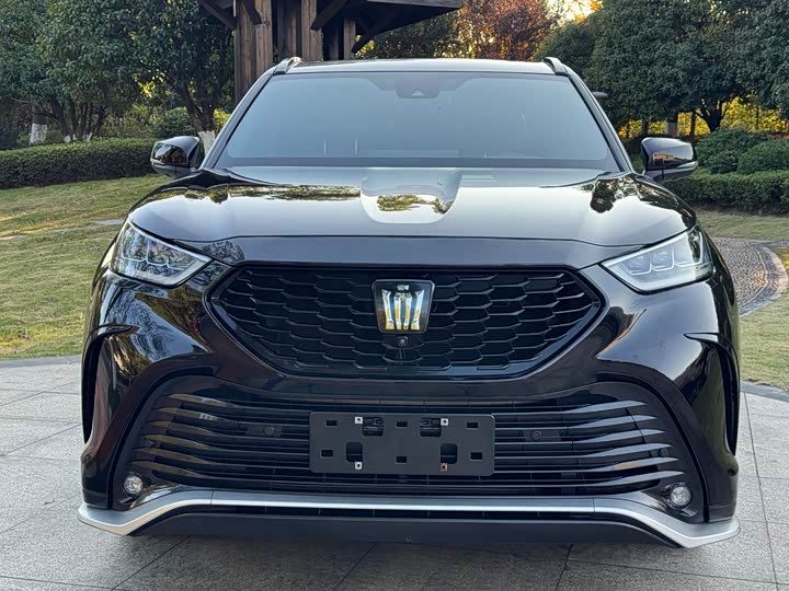 Фото 1 - Toyota Crown Kluger