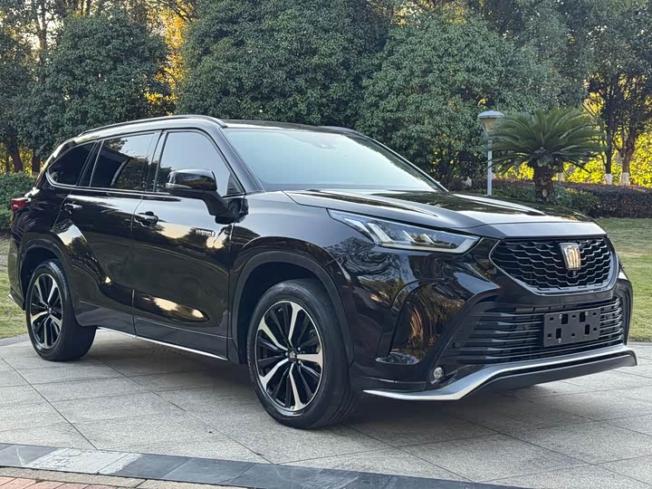 Фото 2 - Toyota Crown Kluger