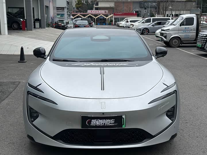 Фото 2 - Avatr 12