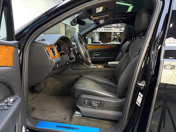 Фото 5 - Bentley Bentayga