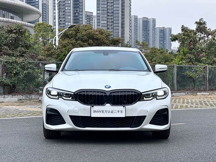 Photo 2 - BMW 3 Series