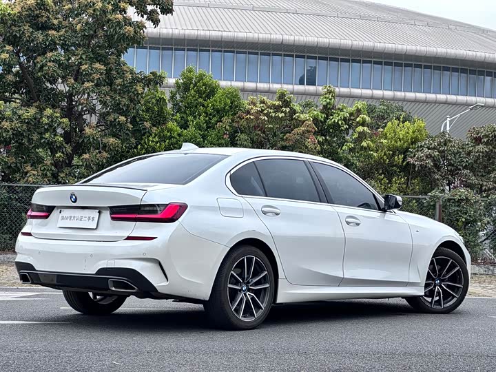 Photo 5 - BMW 3 Series