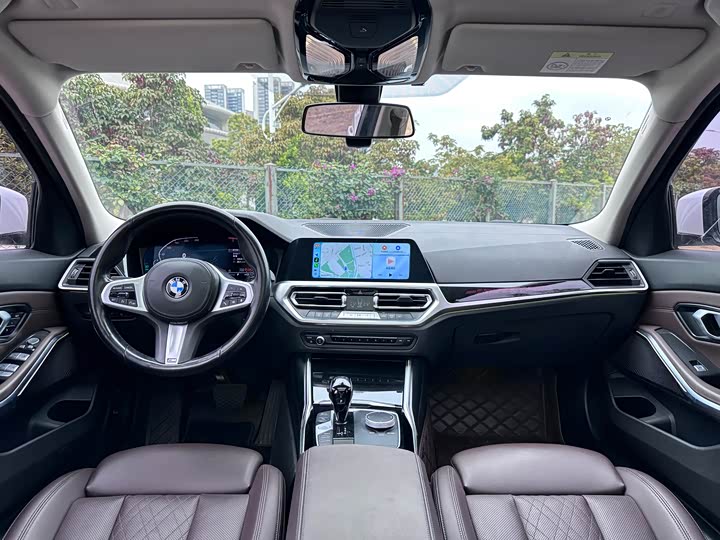 Photo 6 - BMW 3 Series