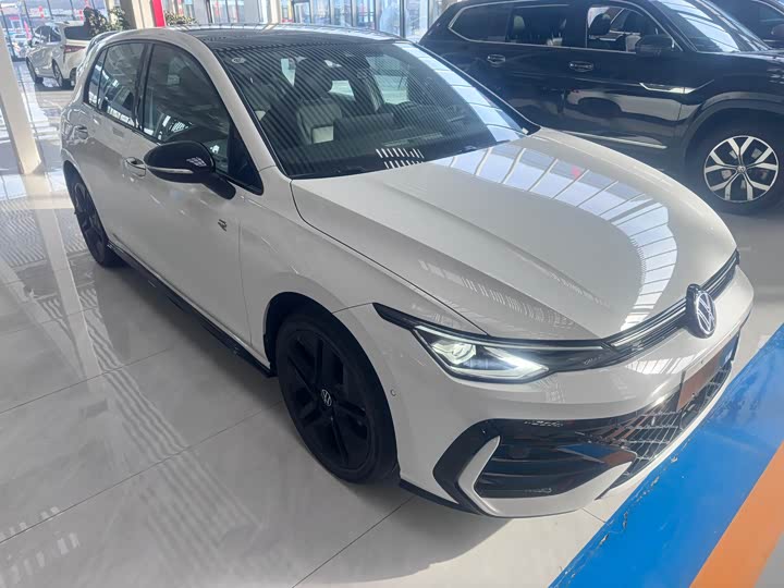 Фото 3 - Volkswagen Golf