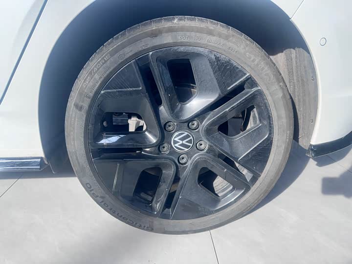 Фото 5 - Volkswagen Golf