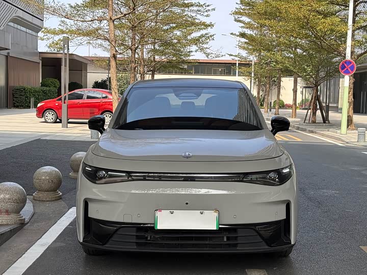 Фото 2 - Leapmotor C10