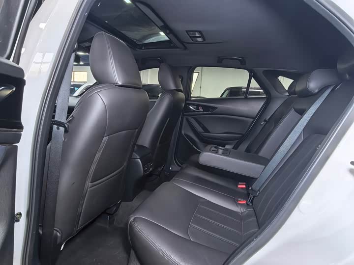 Фото 8 - Mazda CX-4