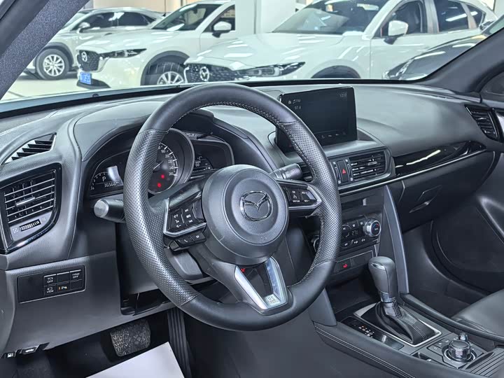 Фото 9 - Mazda CX-4