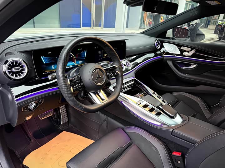 Фото 9 - Mercedes-Benz AMG GT