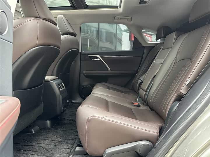 Фото 6 - Lexus RX