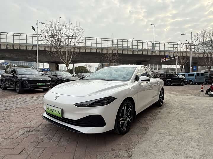 Фото 1 - Roewe D7