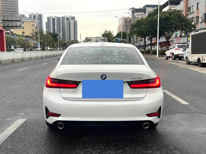 Photo 5 - BMW 3 Series