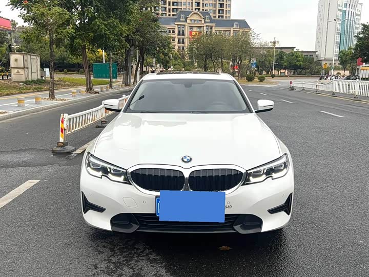 Photo 6 - BMW 3 Series