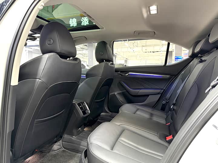 Фото 8 - Skoda Octavia Pro