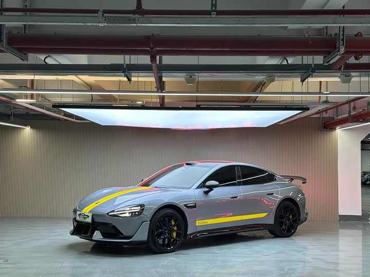 Фото 1 - Xiaomi SU7 Ultra