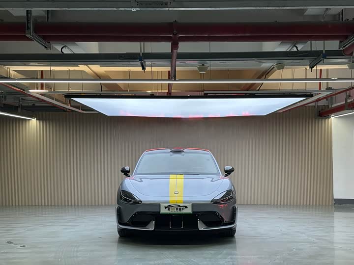 Фото 2 - Xiaomi SU7 Ultra