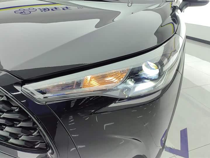 Photo 5 - Toyota Corolla Cross