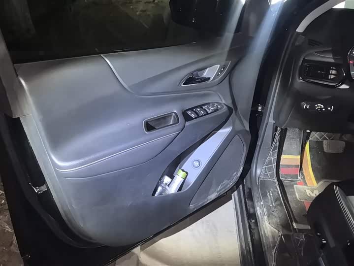 Фото 7 - Chevrolet Equinox