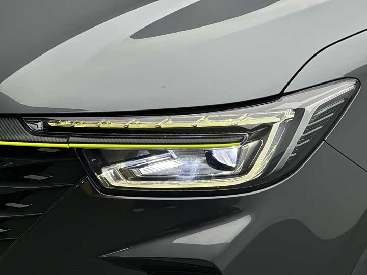 Фото 8 - Roewe RX5