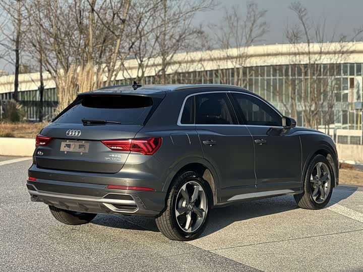 Фото 4 - Audi Q3