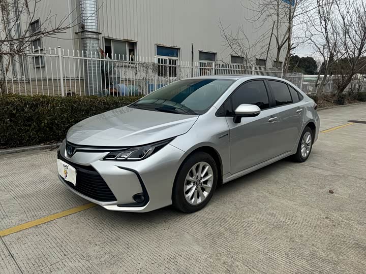 Фото 1 - Toyota Corolla