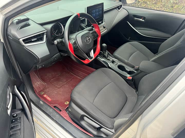 Фото 3 - Toyota Corolla