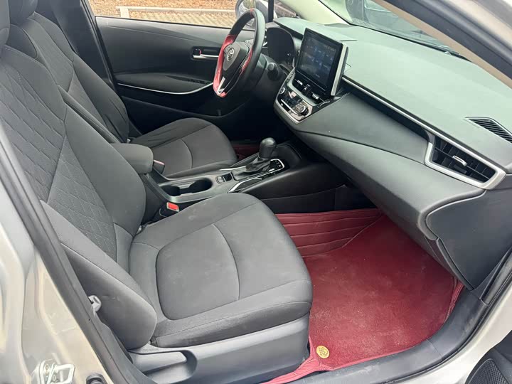 Фото 7 - Toyota Corolla