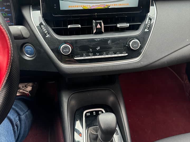 Фото 8 - Toyota Corolla