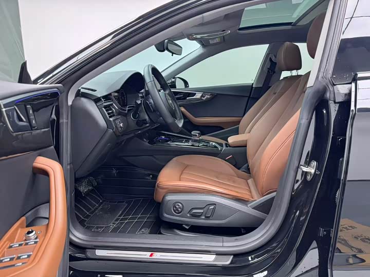 Фото 4 - Audi A5