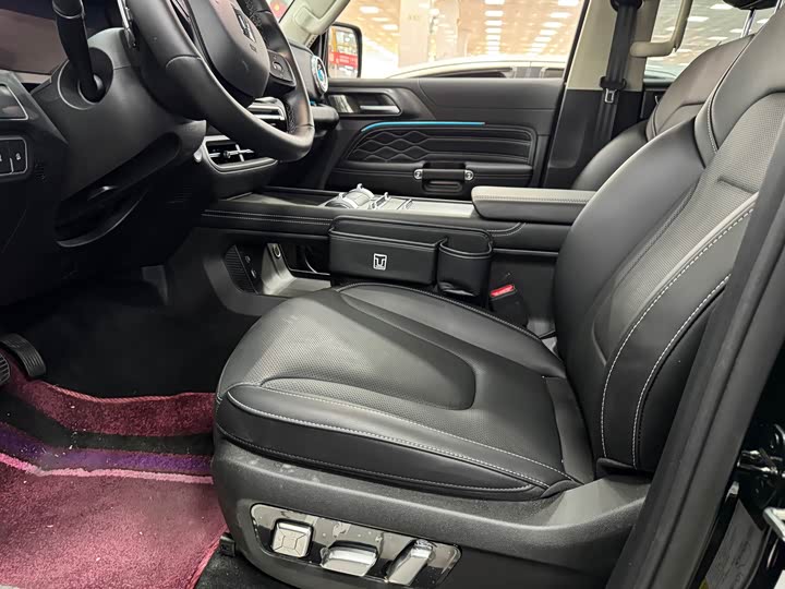 Фото 4 - Tank 300