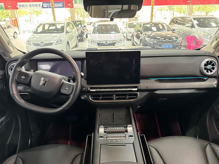 Фото 8 - Tank 300