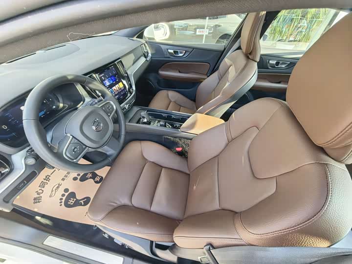 Фото 7 - Volvo S60