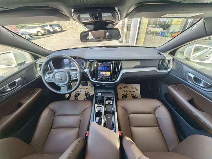 Фото 8 - Volvo S60