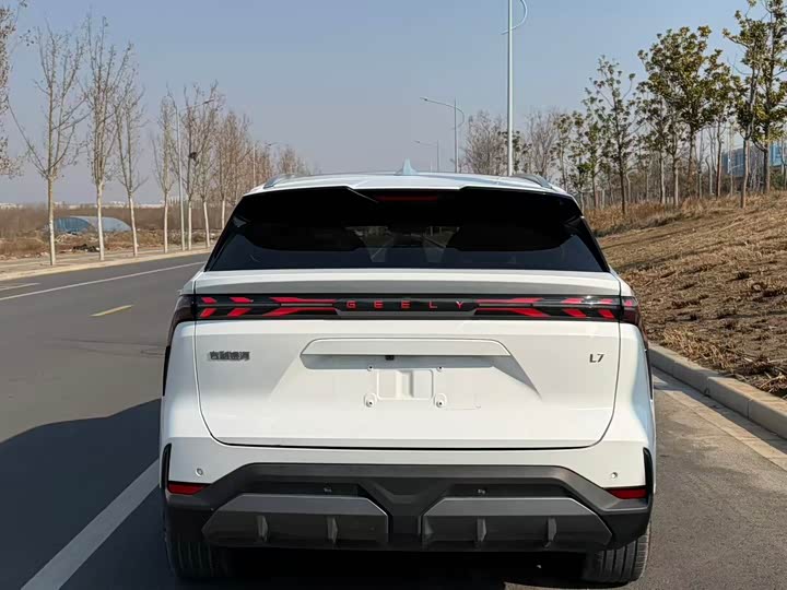 Фото 4 - Geely Galaxy L7