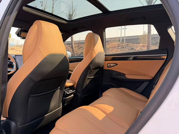 Фото 6 - Geely Galaxy L7