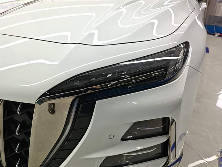 Фото 5 - Hongqi H6