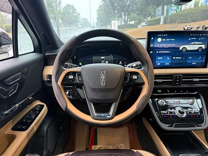 Фото 6 - Lincoln Corsair