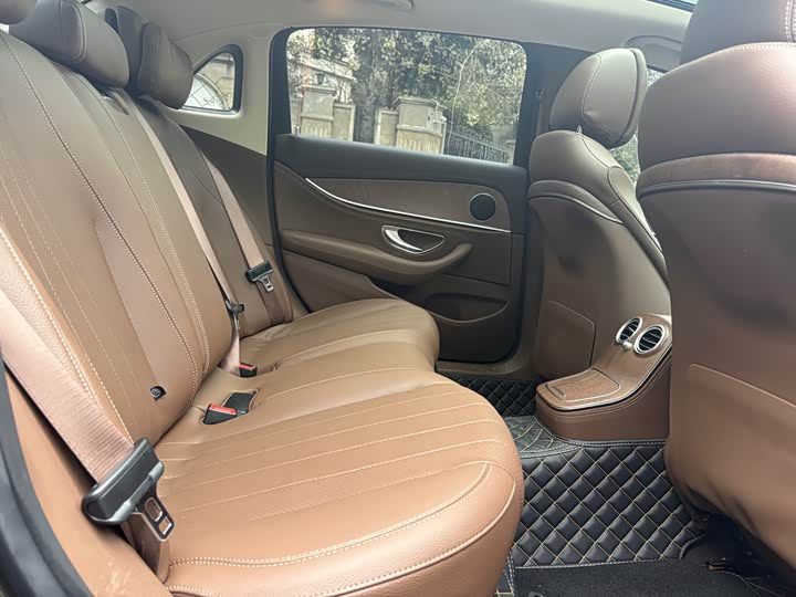 Фото 8 - Mercedes-Benz E-Class Hybrid