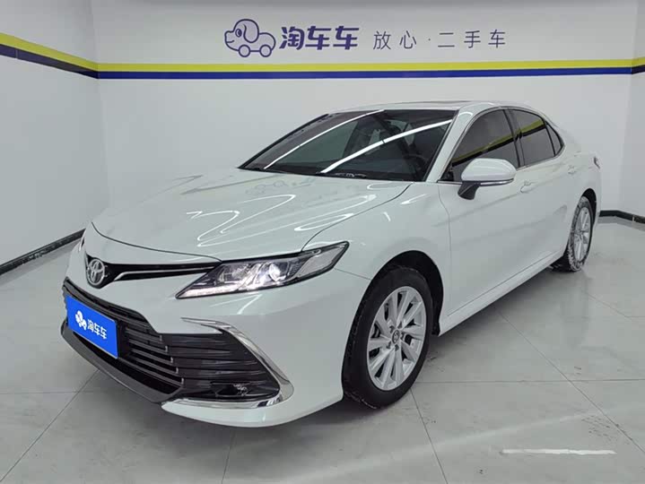 Фото 1 - Toyota Camry