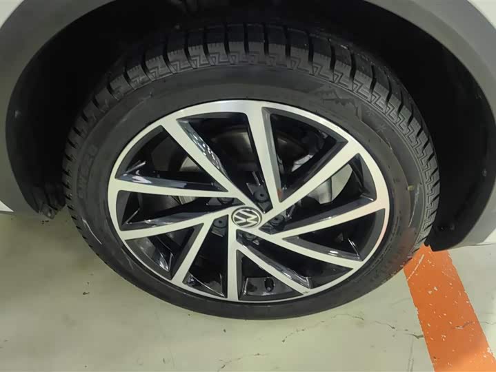 Фото 6 - Volkswagen T-Roc