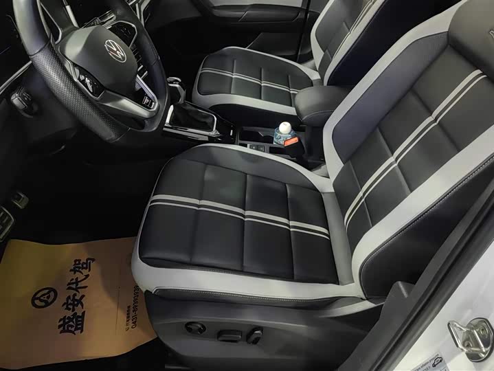 Фото 9 - Volkswagen T-Roc