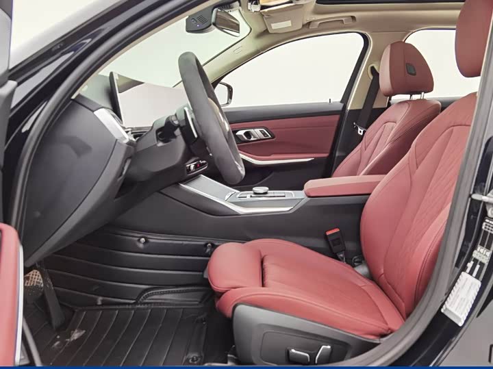 Photo 4 - BMW 3 Series